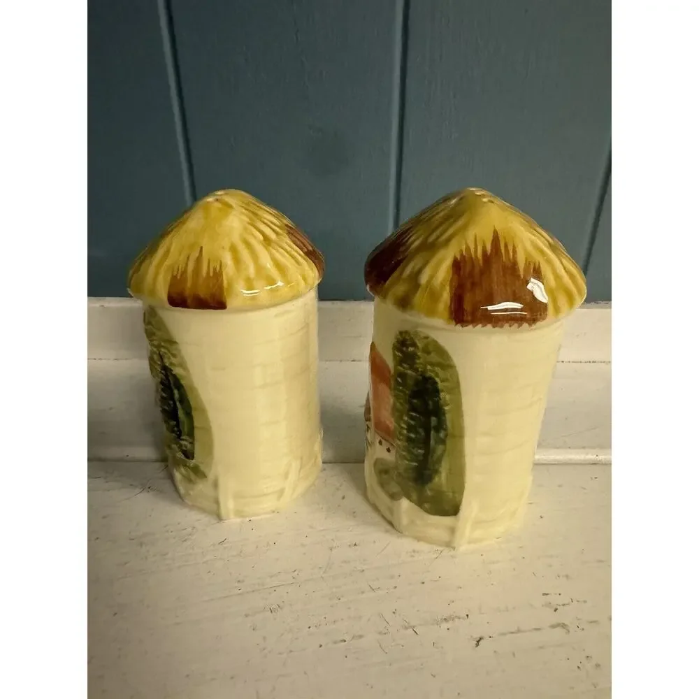 Marks & Rosenfeld Ceramic Barn Farmhouse Salt‎ and Pepper Shakers VTG Japan